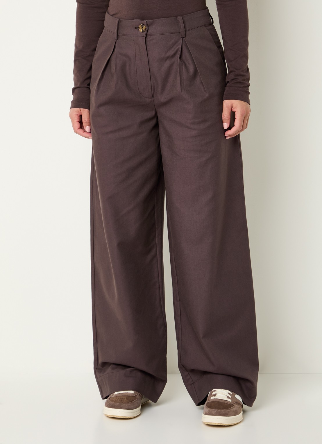 Modström Tore high waist wide fit pantalon met steekzakken - detail 4 donkerbruin