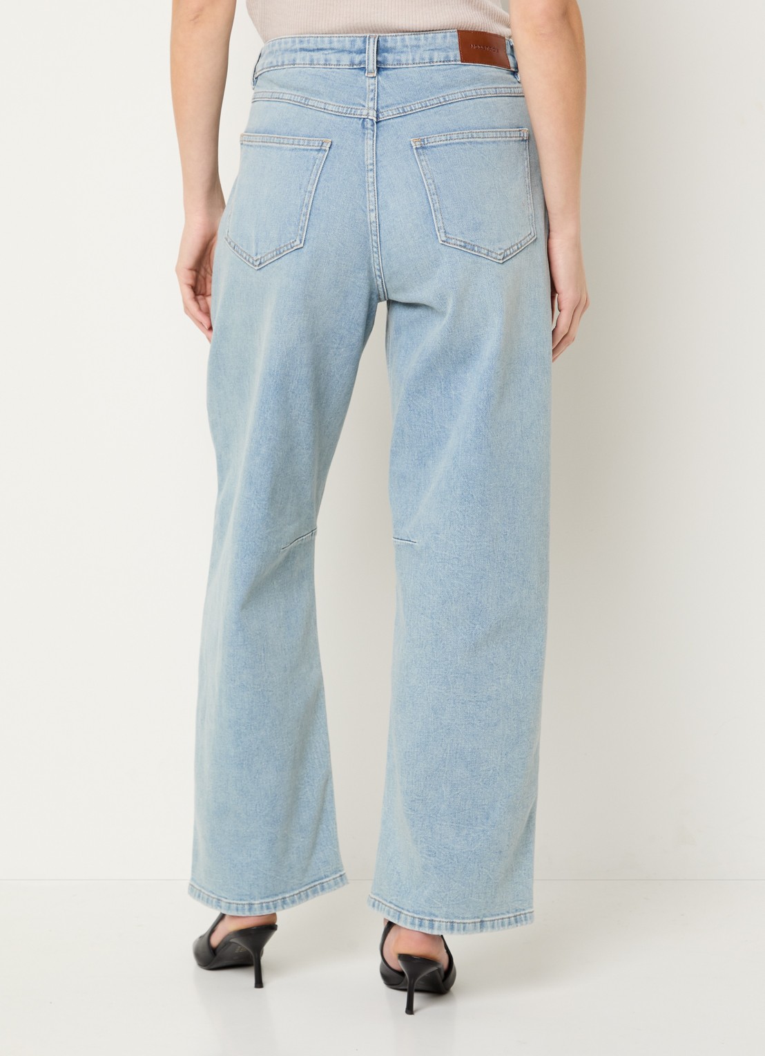 Modström Unji high waist loose fit jeans met lichte wassing - achterkant indigo