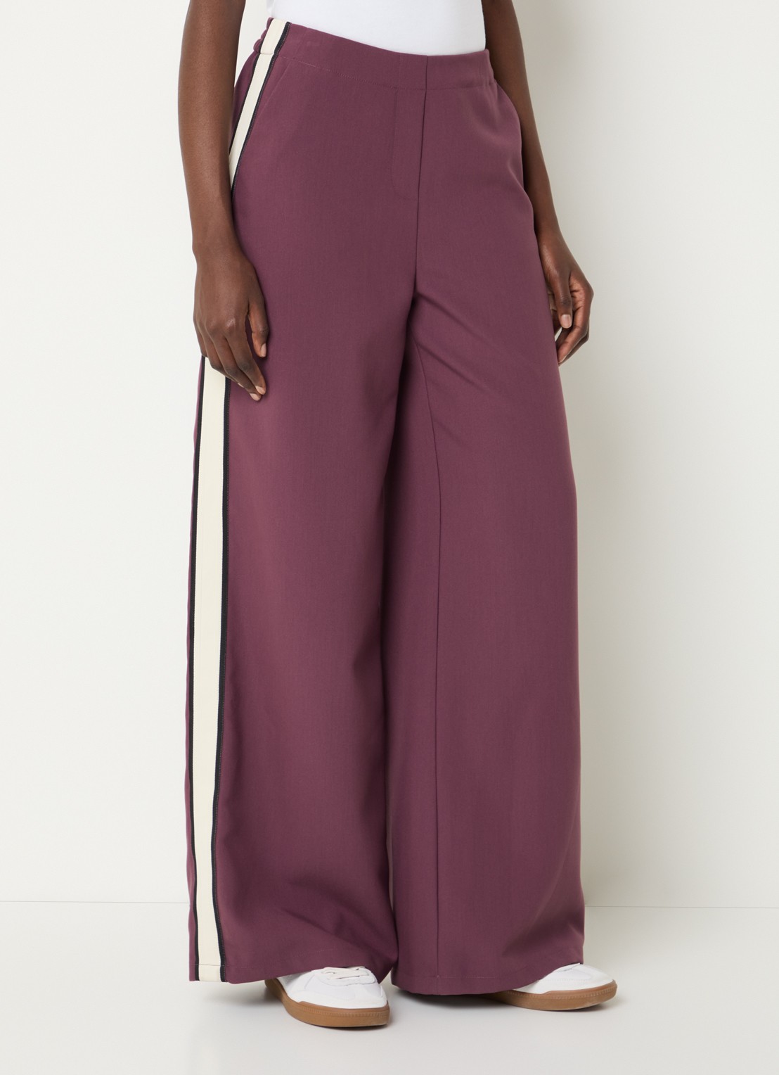 Modström Vildarmd high waist wide fit pantalon met steekzakken - detail 4 aubergine