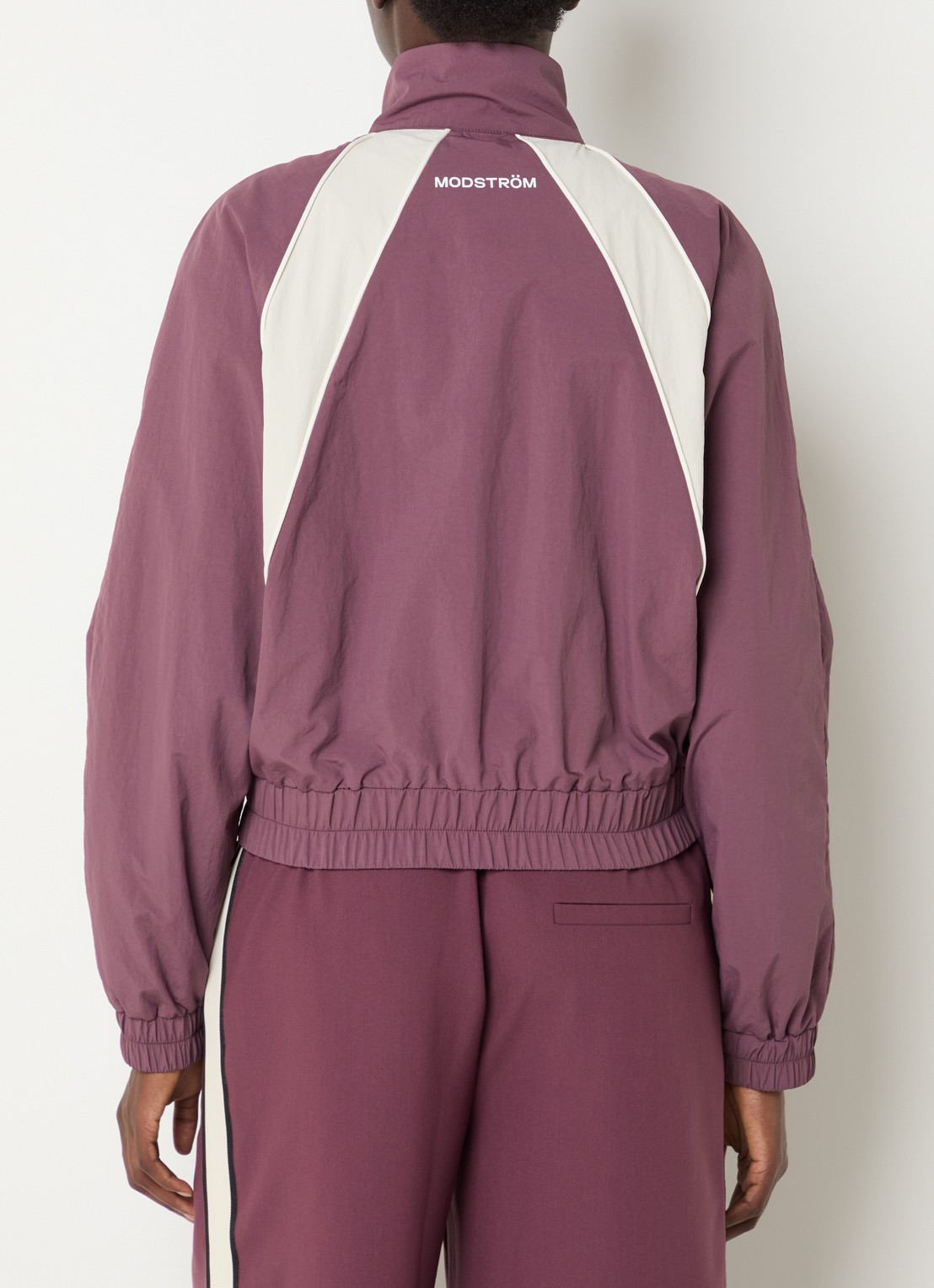 Modström Volmermd jack met opstaande kraag - achterkant aubergine
