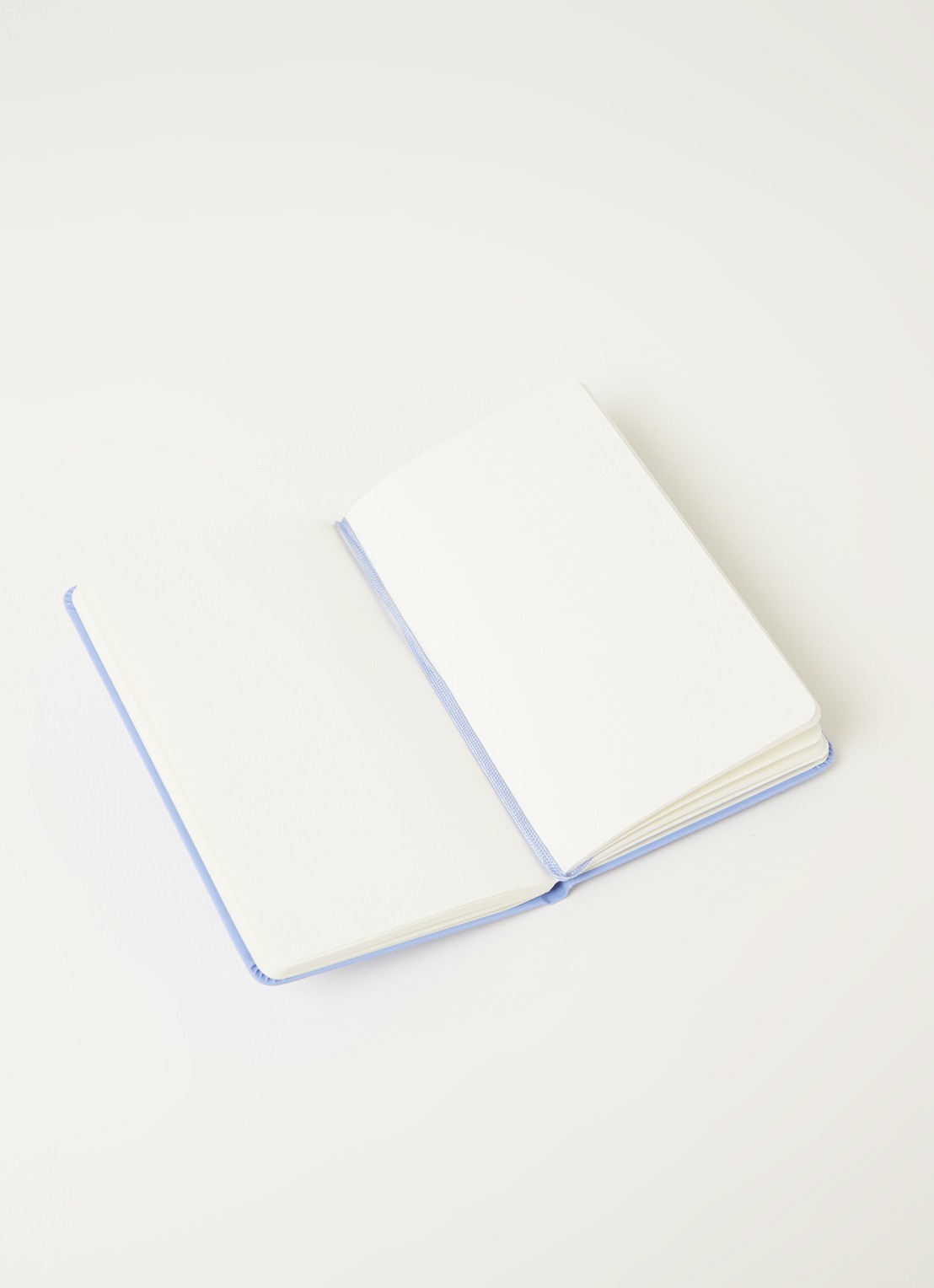 Moleskine Notebook Pocket Plain Hard Cover - detail lichtblauw