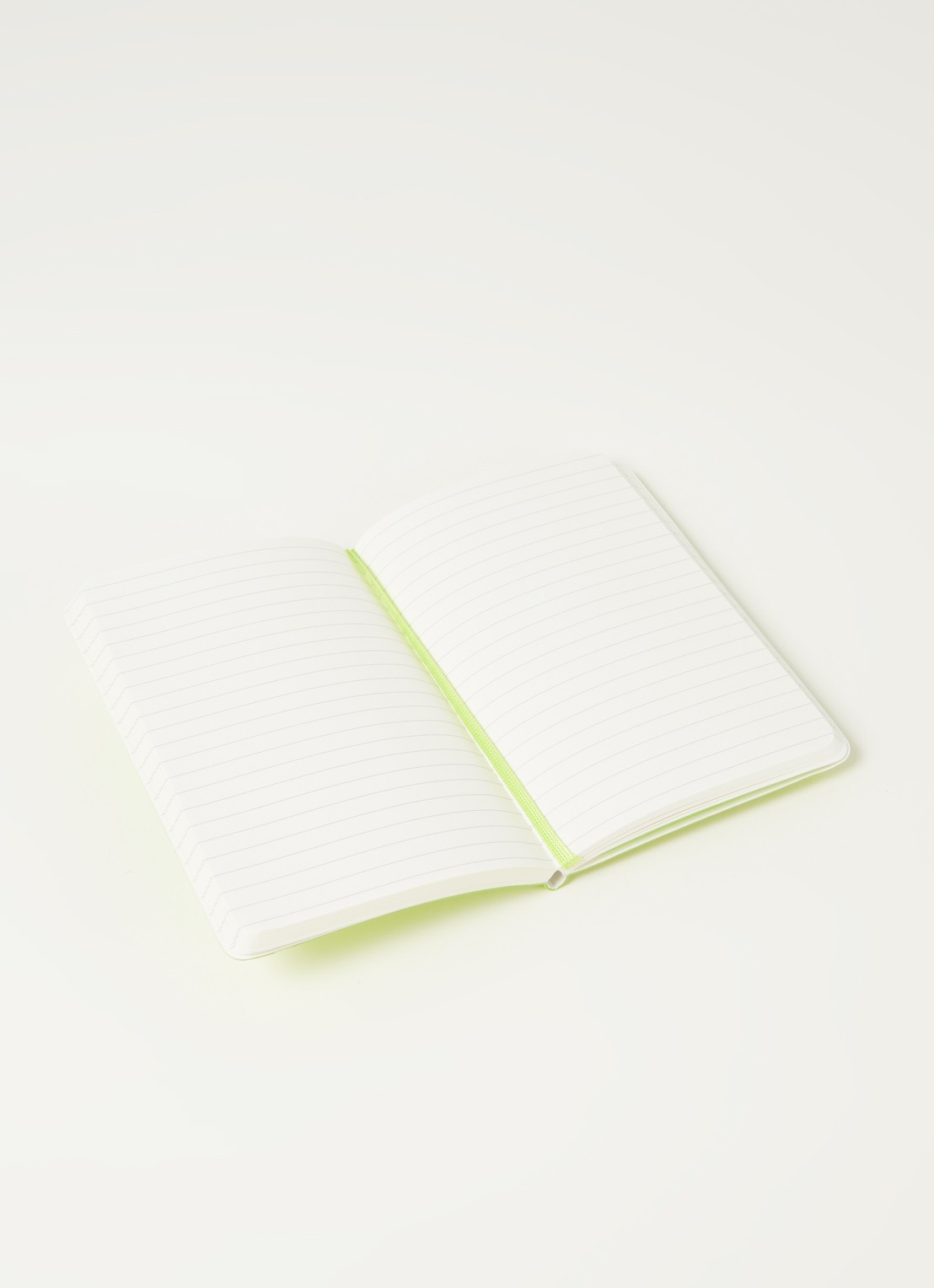 Moleskine Notebook Pocket Ruled Soft Cover - detail neongroen