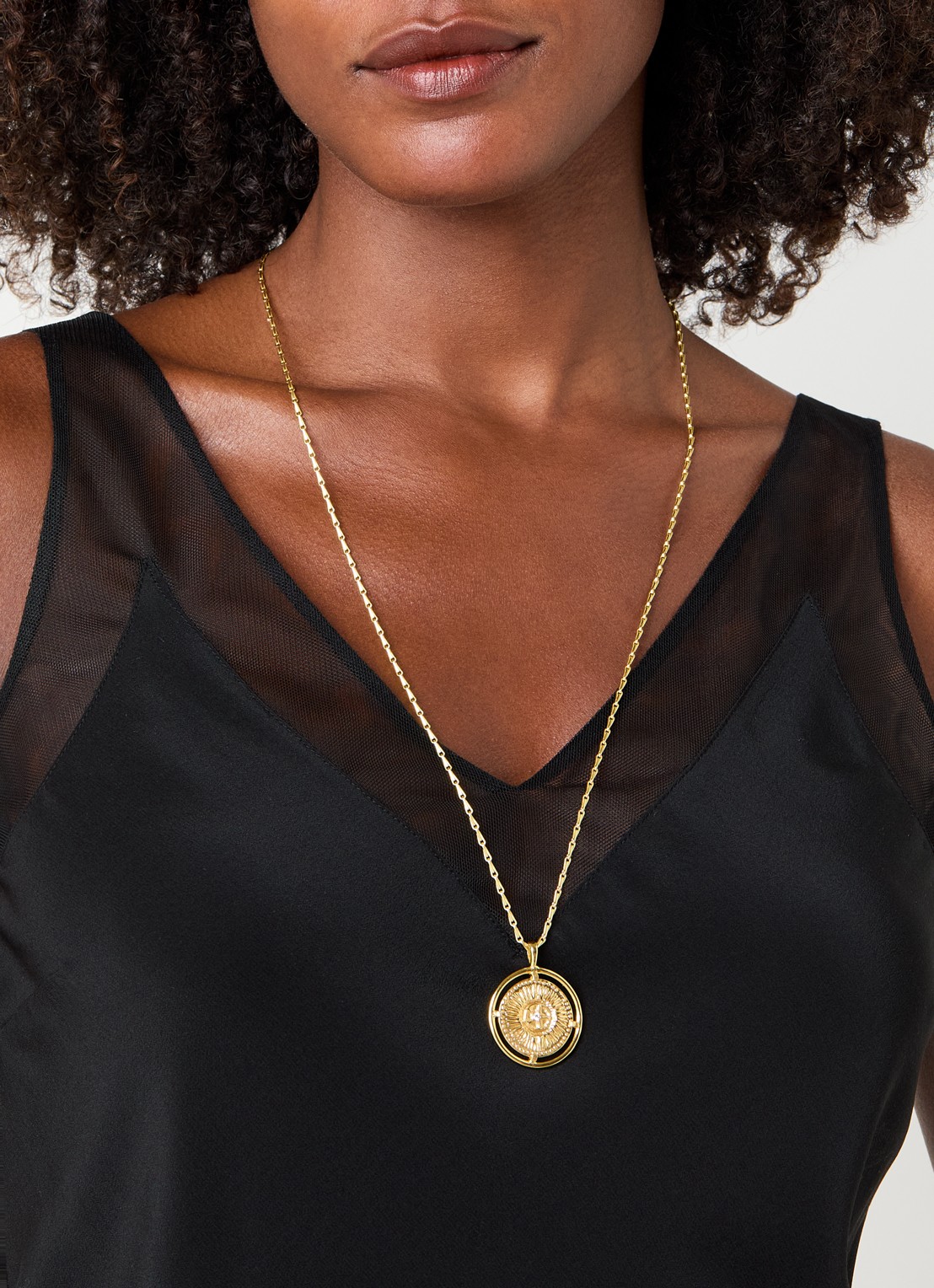 Moliane Dioni ketting verguld met hanger - voorkant 5 goud