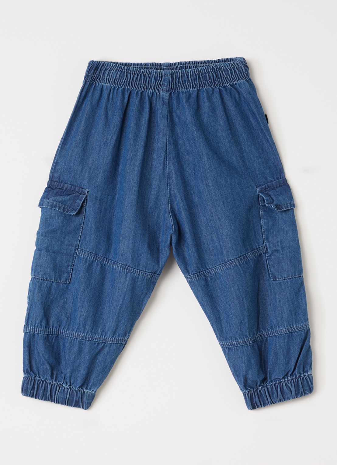 Molo Sae tapered fit cargobroek van chambray - voorkant indigo