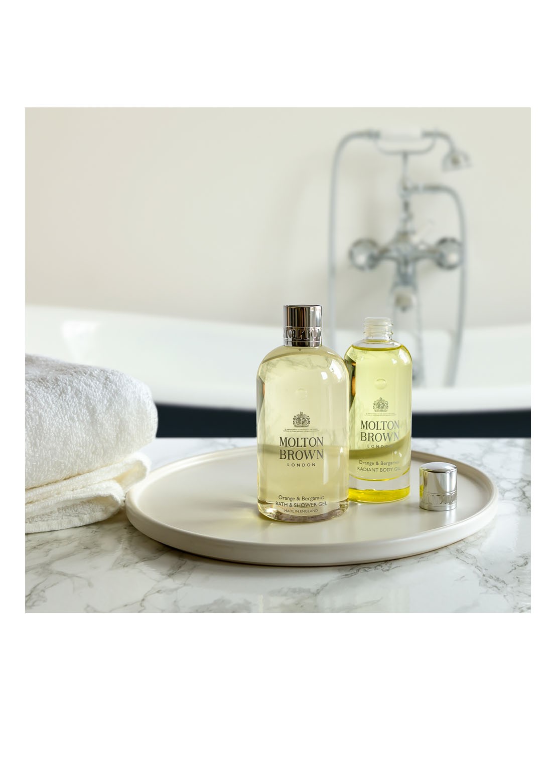 Molton Brown Orange & Bergamot Bath & Showergel - bad- en douchegel - detail 5 undefined