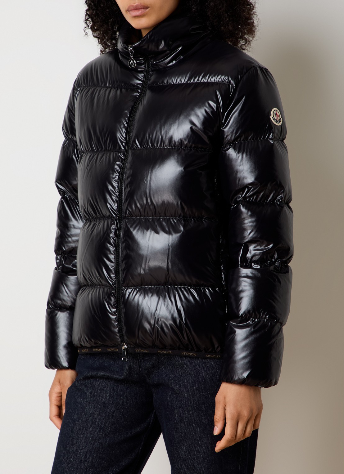 Moncler Abbadia puffer jack met glanzende finish en logo - detail 3 zwart