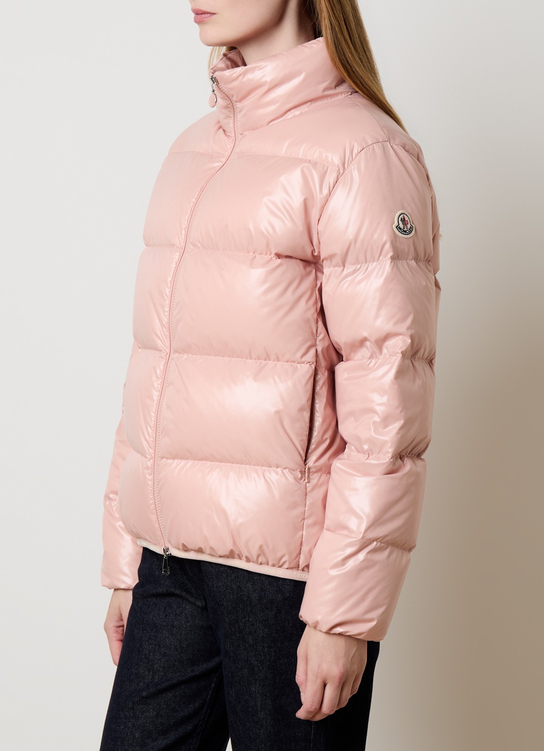 Moncler Abbadia puffer jack met glanzende finish en logo - detail 3 oudroze
