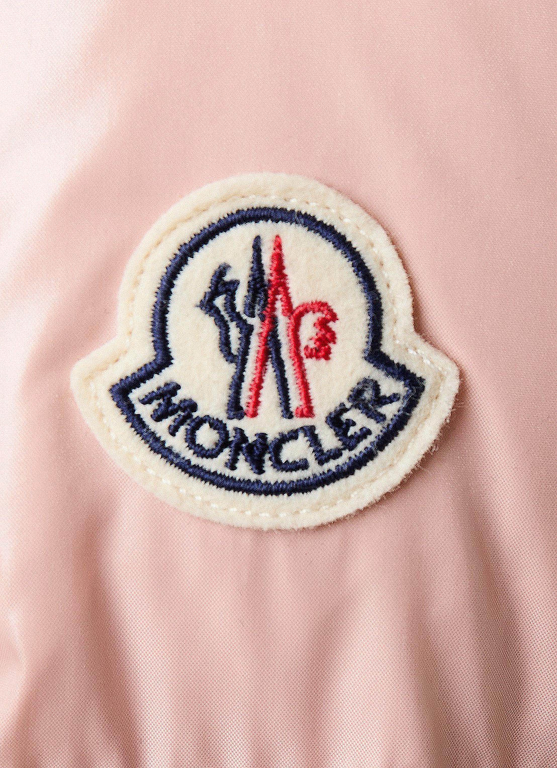 Moncler Abbadia puffer jack met glanzende finish en logo - detail 5 oudroze