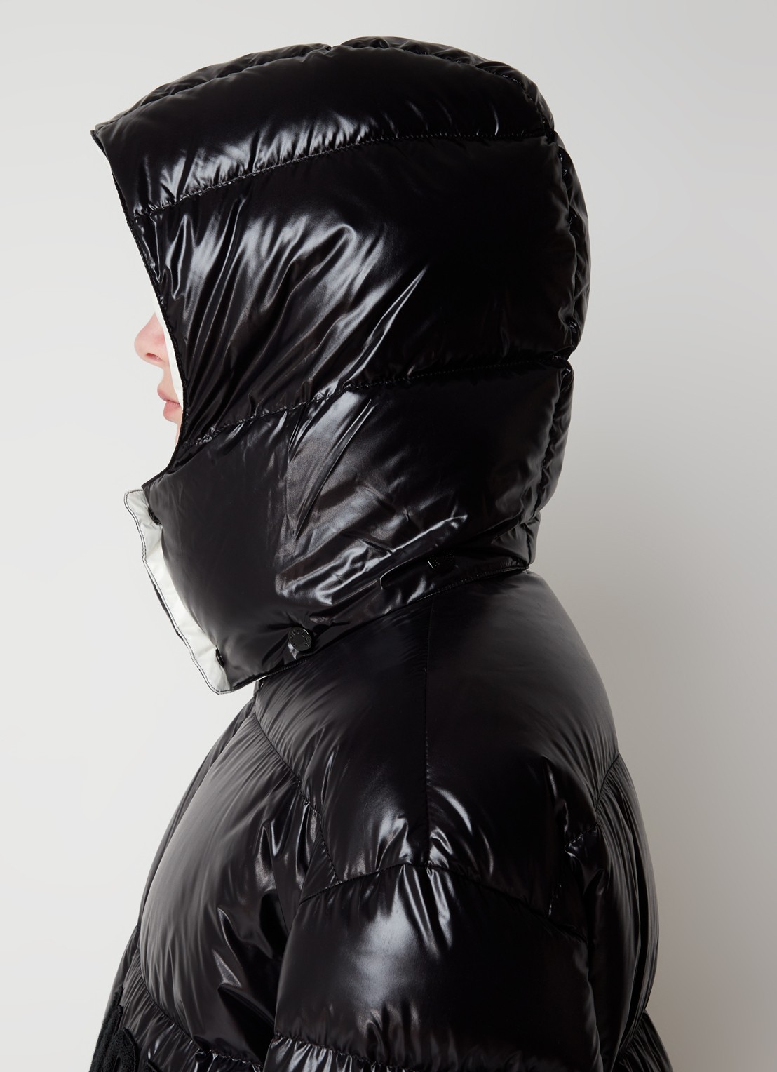 Moncler Abbaye puffer jack met donsvulling en logoborduring - detail 5 zwart