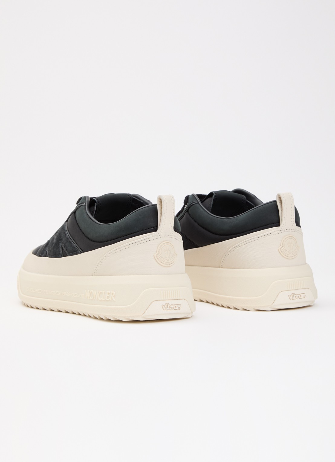 Moncler Altive sneaker met nubuck details - achterkant zwart