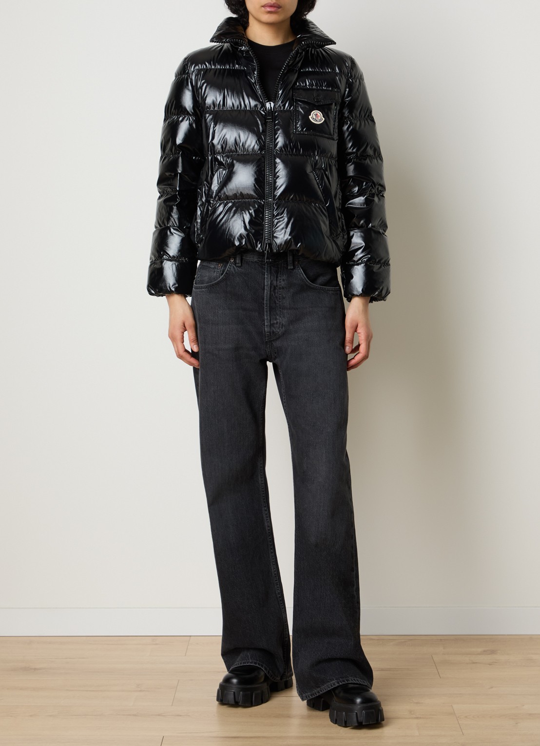 Moncler Andro pufferjack met donsvulling en afneembare capuchon - voorkant 6 zwart