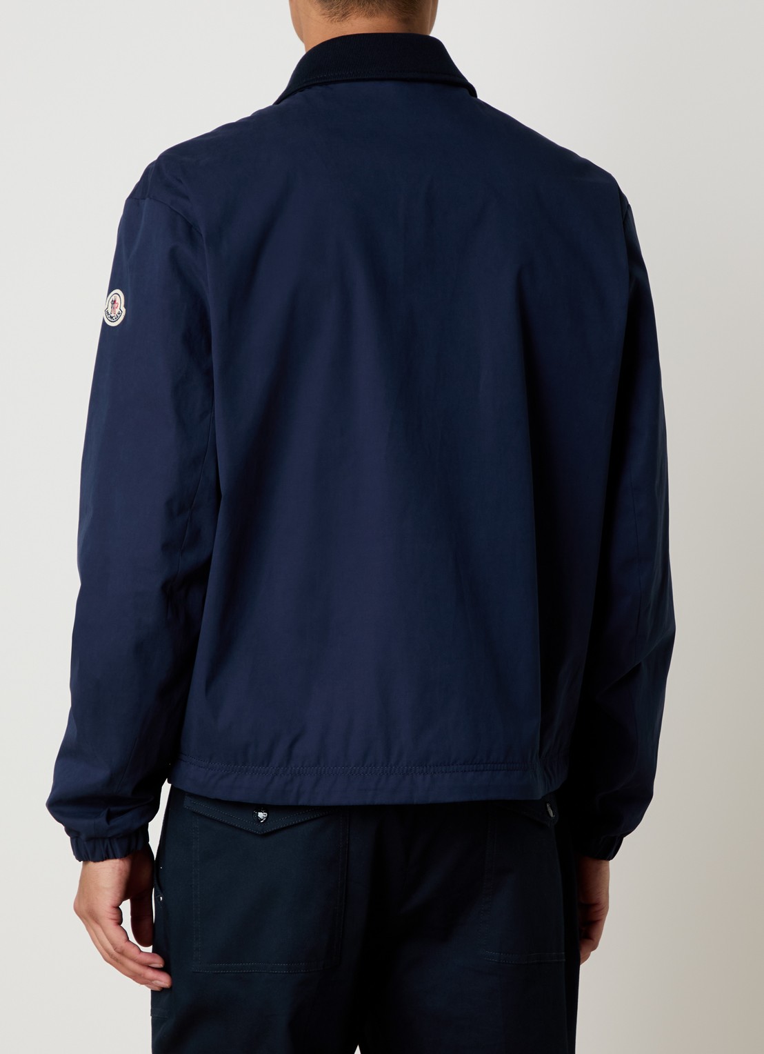 Moncler Arinell jack met logo en steekzakken - achterkant 3 donkerblauw