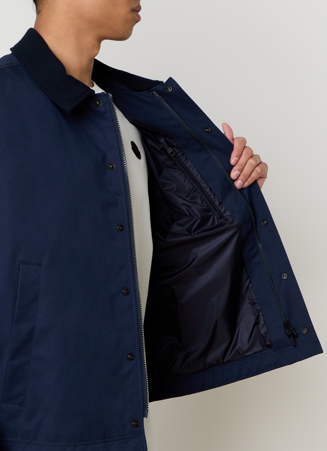 Moncler Arinell jack met logo en steekzakken - detail 5 donkerblauw