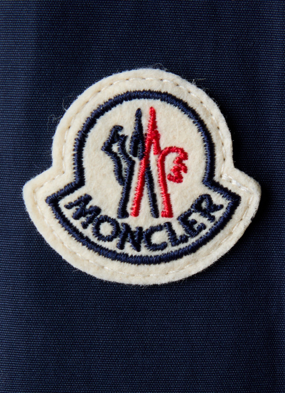 Moncler Arinell jack met logo en steekzakken - detail 6 donkerblauw