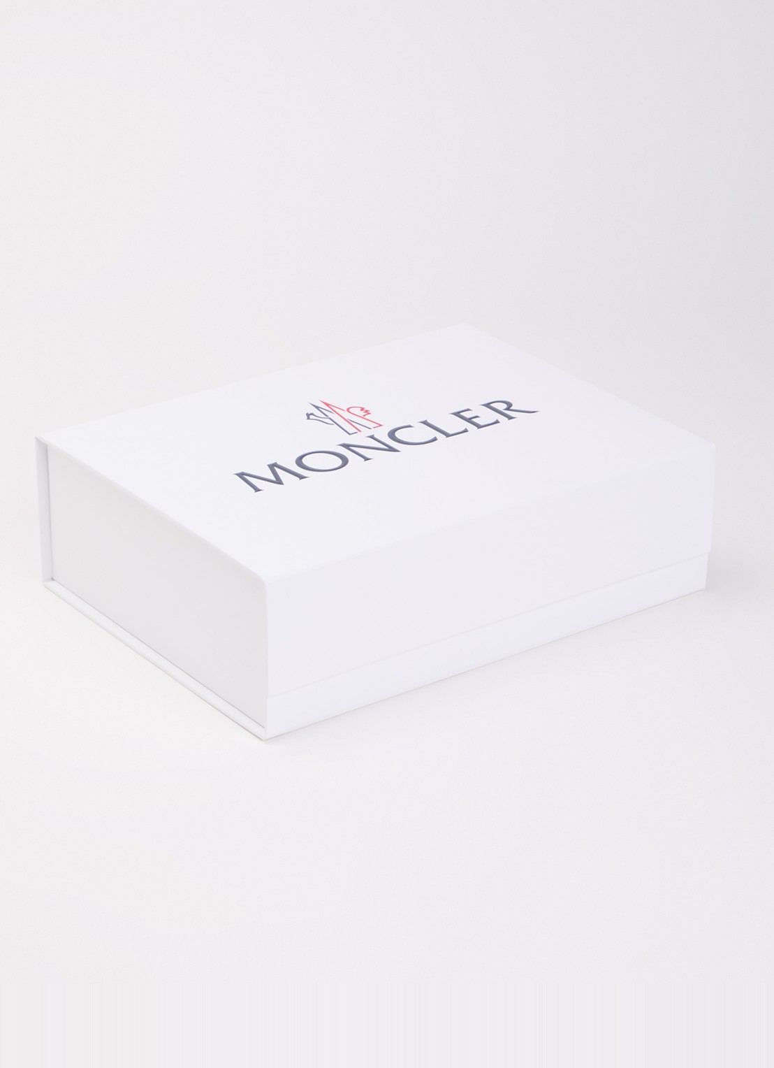 Moncler Babypak met logo in giftbox - detail lichtroze