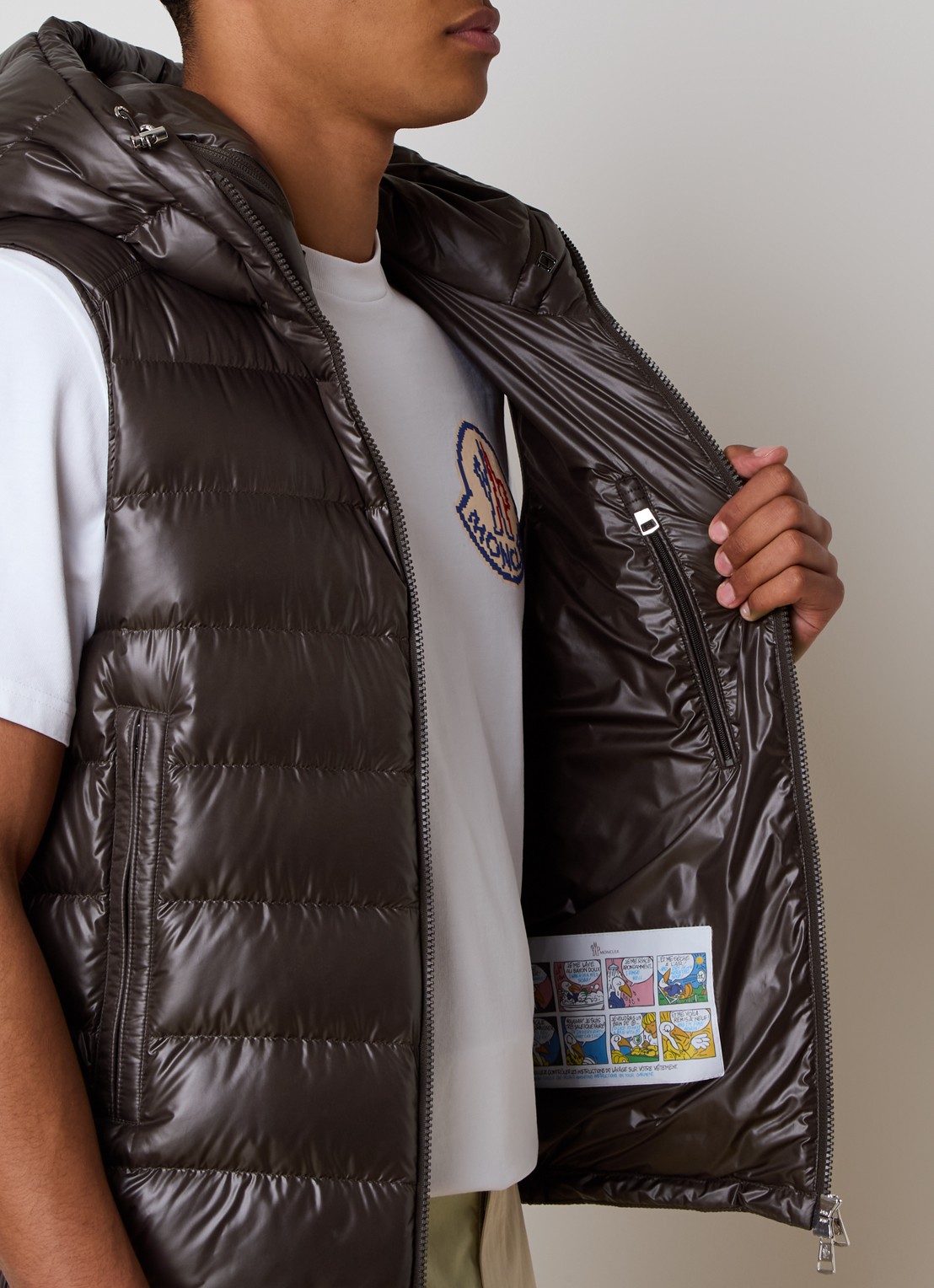 Moncler Barant gewatteerde bodywarmer met logo - detail 3 lichtbruin