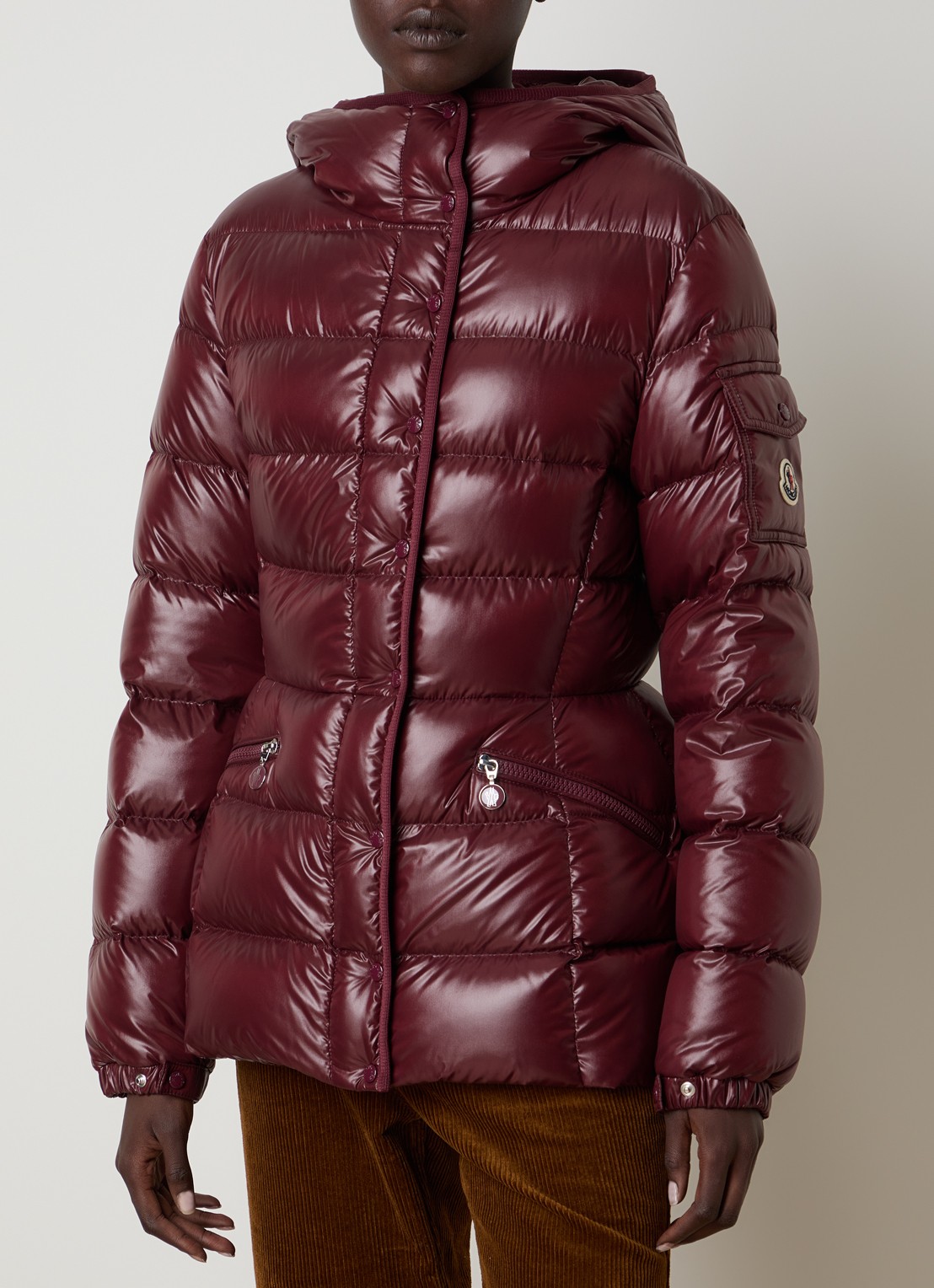 Moncler Barante gewatteerd jack met donsvulling en capuchon - detail 3 bordeauxrood