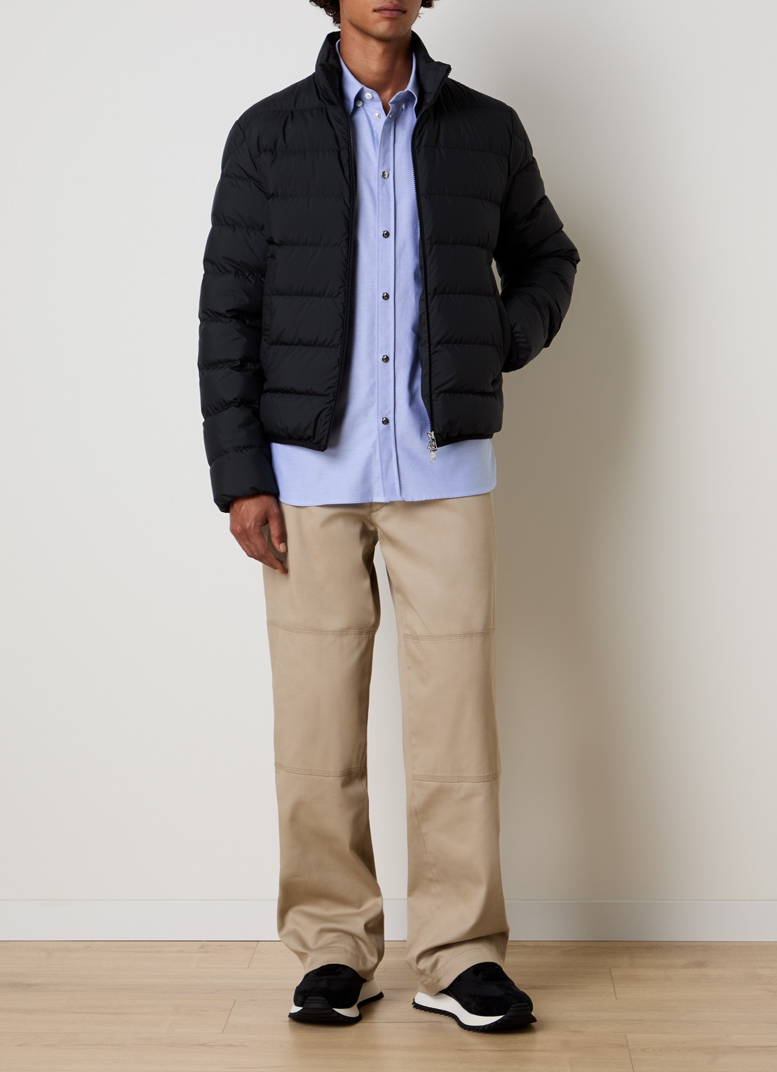 Moncler Baudinet puffer jack met donsvulling en logo - voorkant 5 zwart