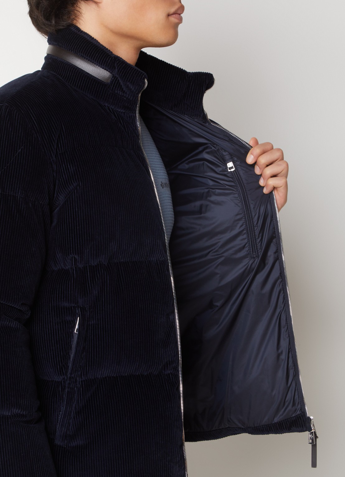 Moncler Besbre puffer jack van corduroy met donsvulling - detail 5 donkerblauw