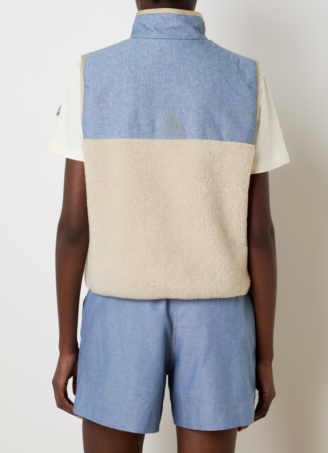 Moncler Bodywarmer van teddy met ritszakken - achterkant beige