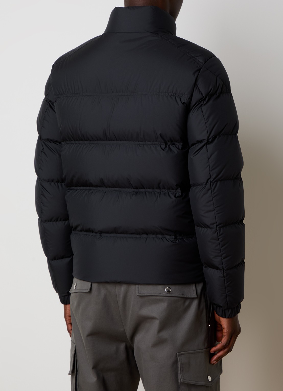 Moncler Bouvaque puffer jack met donsvulling en ritszakken - achterkant 6 zwart