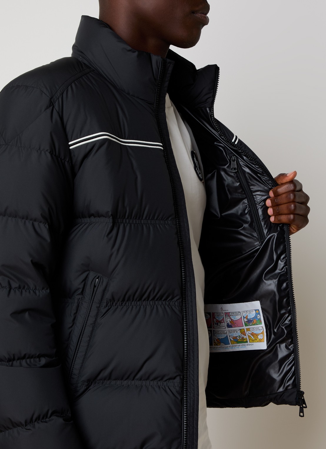 Moncler Bouvaque puffer jack met donsvulling en ritszakken - detail 4 zwart