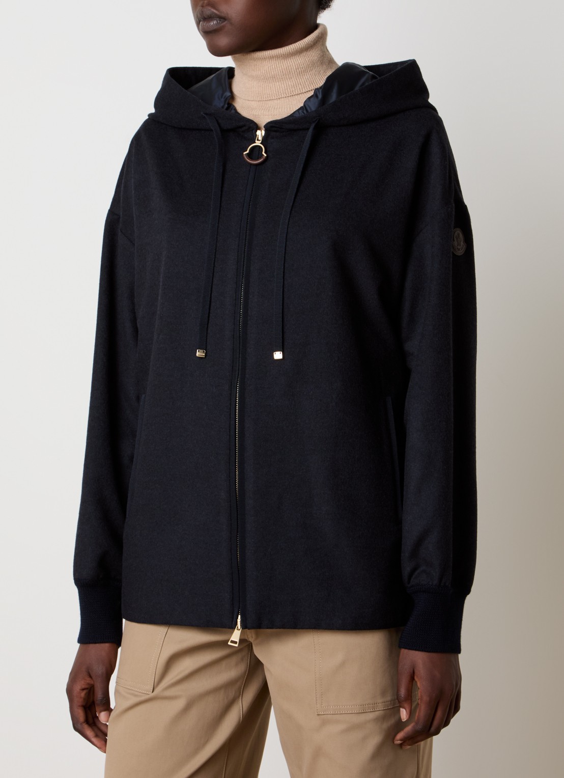 Moncler Camicia fijngebreid vest in kasjmierblend met capuchon - detail 2 donkerblauw