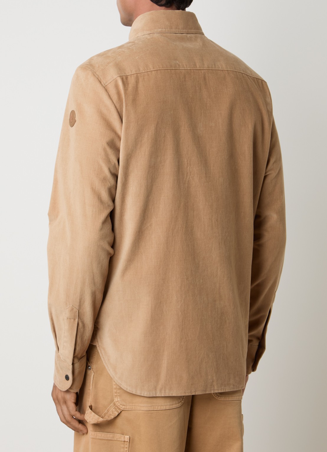 Moncler Camicia regular fit overhemd van corduroy met borstzak - achterkant zand