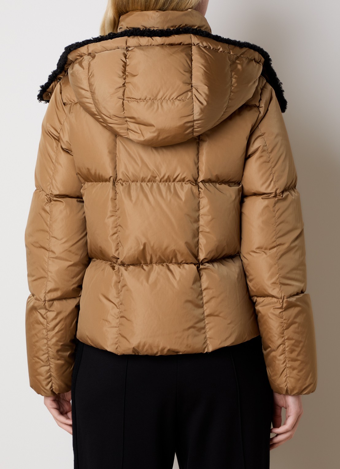 Moncler Castelnou puffer jack met afneembare capuchon - achterkant camel