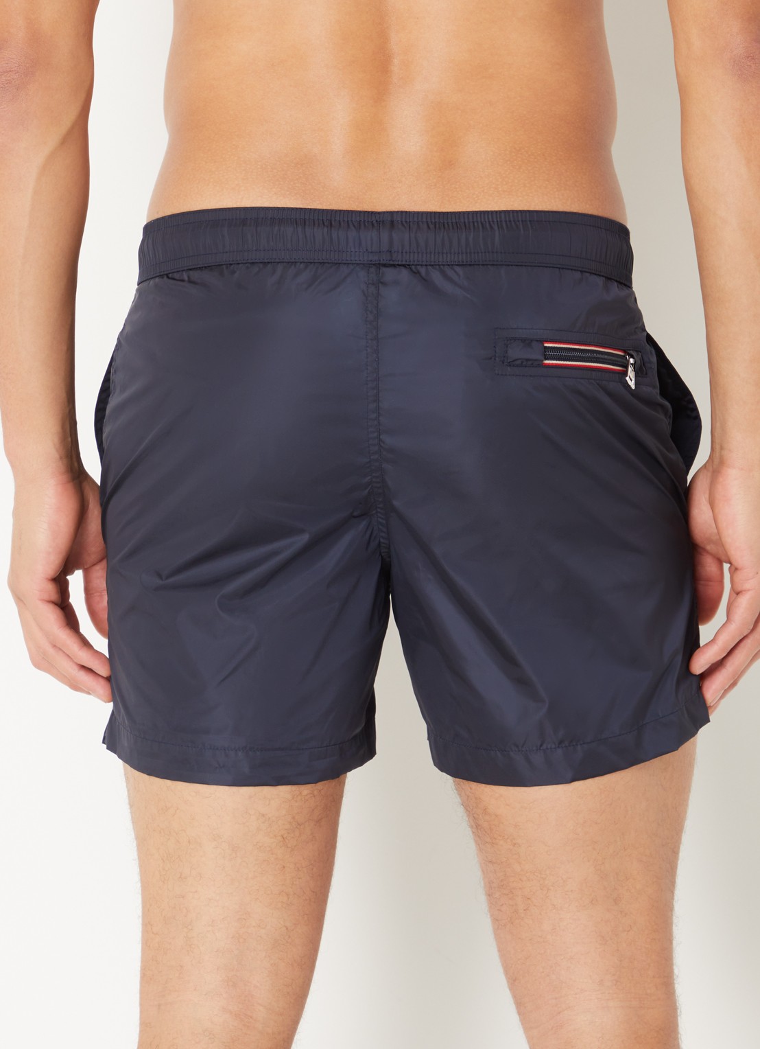 Moncler Classic zwemshorts met logo en steekzakken - achterkant donkerblauw