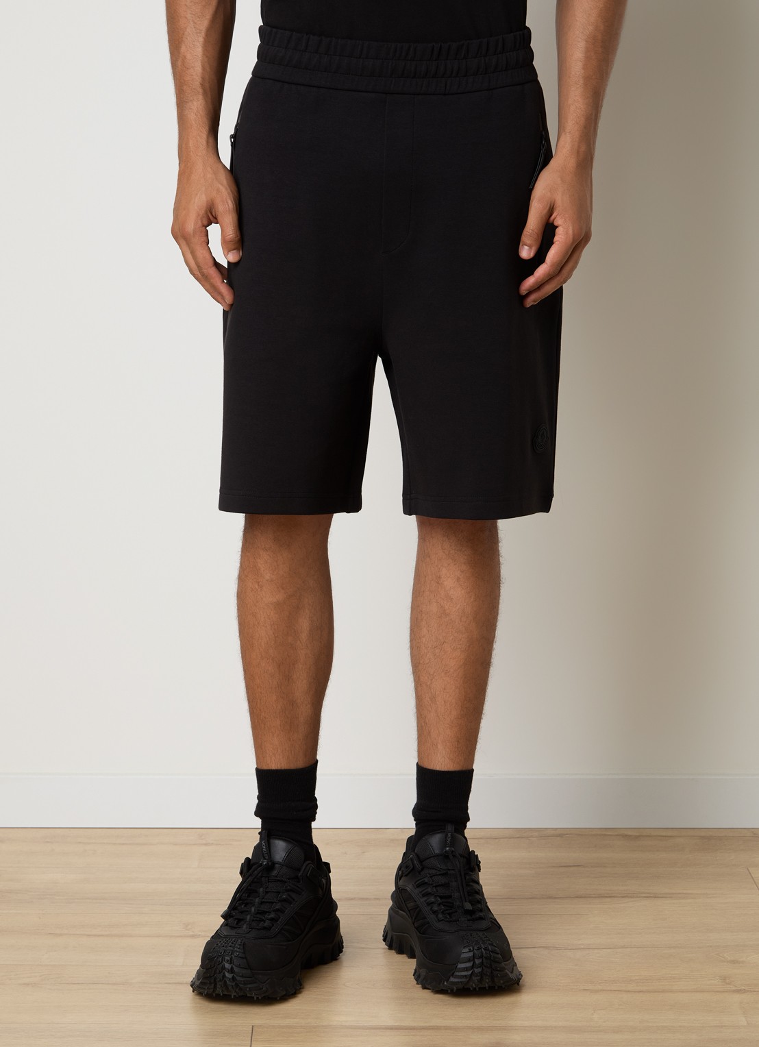 Moncler Double Face straight fit korte joggingbroek met ritszakken - detail zwart