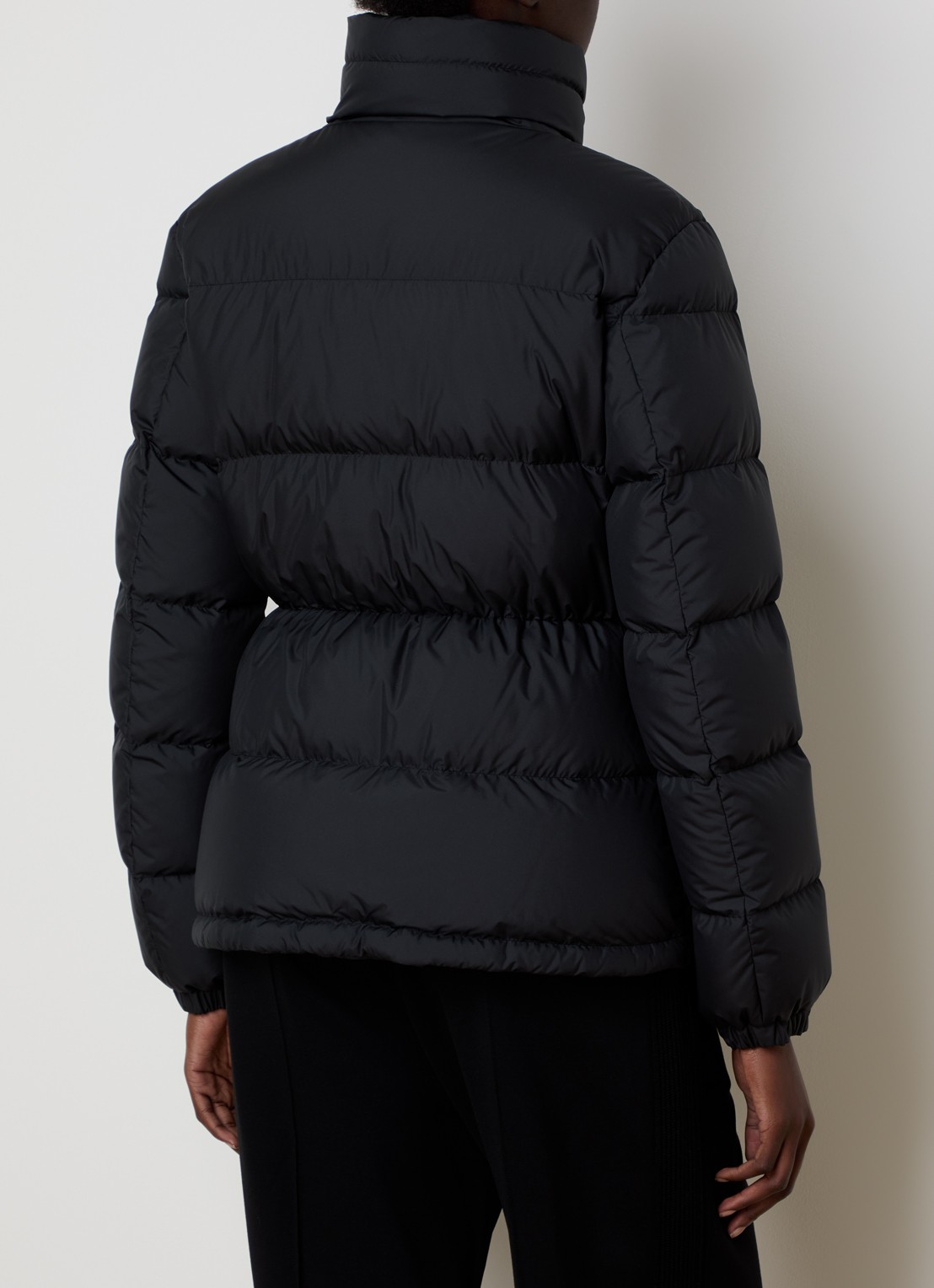 Moncler Dourbe puffer jack met donsvulling en logo - achterkant zwart