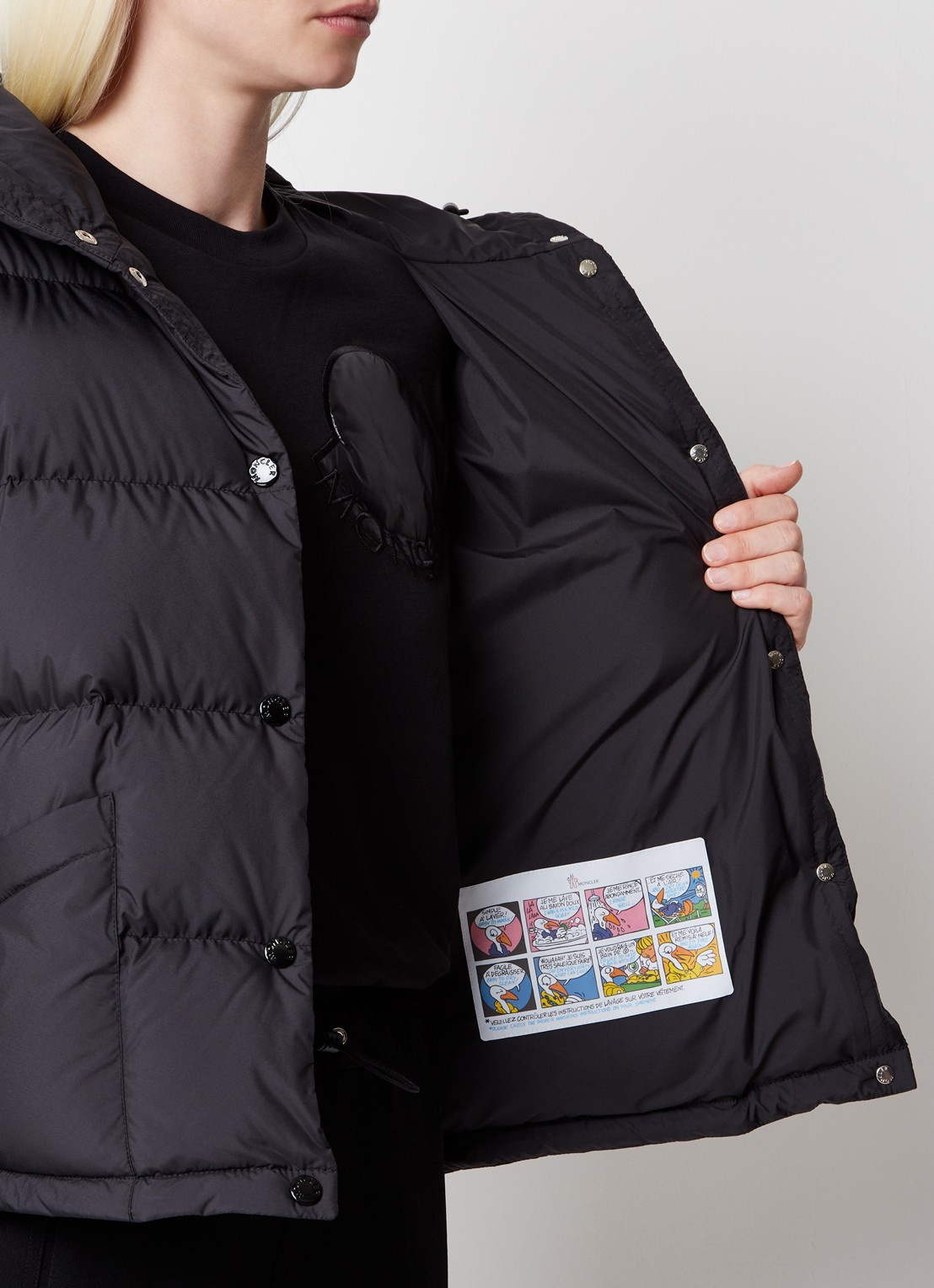 Moncler Ebre puffer jack met donsvulling en logoborduring - detail 4 zwart