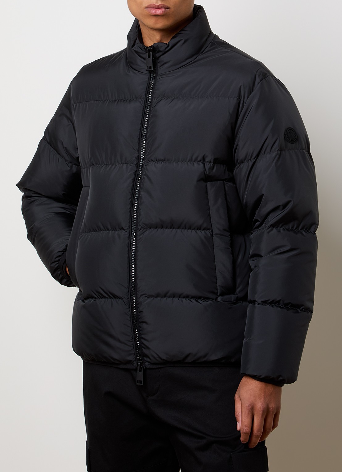 Moncler Erterle puffer jack met donsvulling en steekzakken - detail 4 zwart
