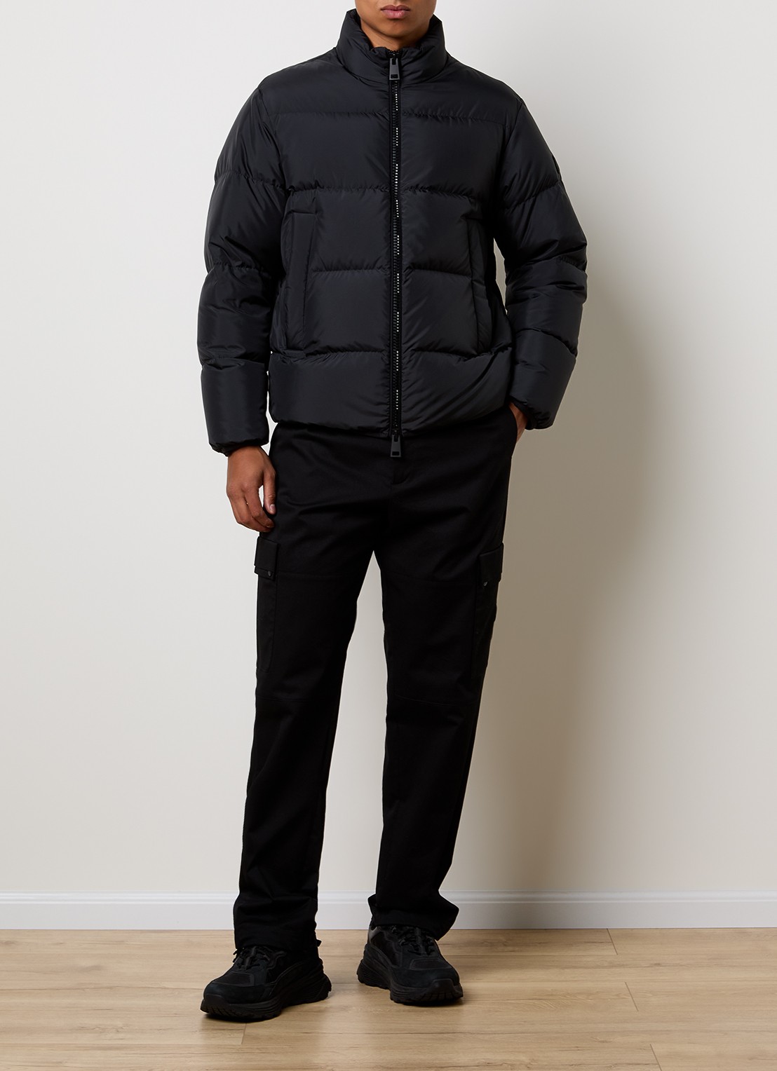 Moncler Erterle puffer jack met donsvulling en steekzakken - voorkant 3 zwart