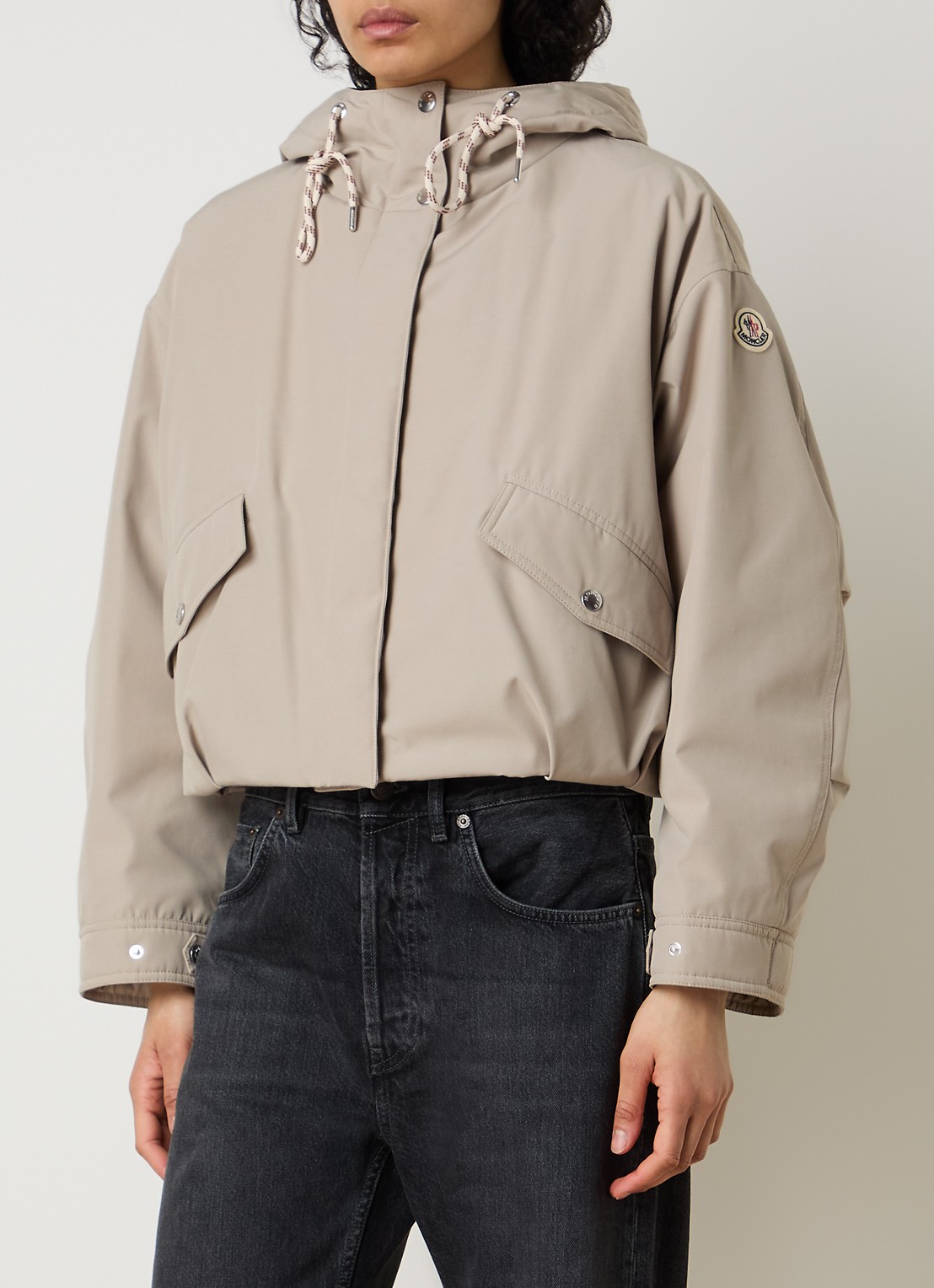 Moncler Eucalyptus cropped gewatteerd jack met donsvulling en capuchon - detail 4 beige