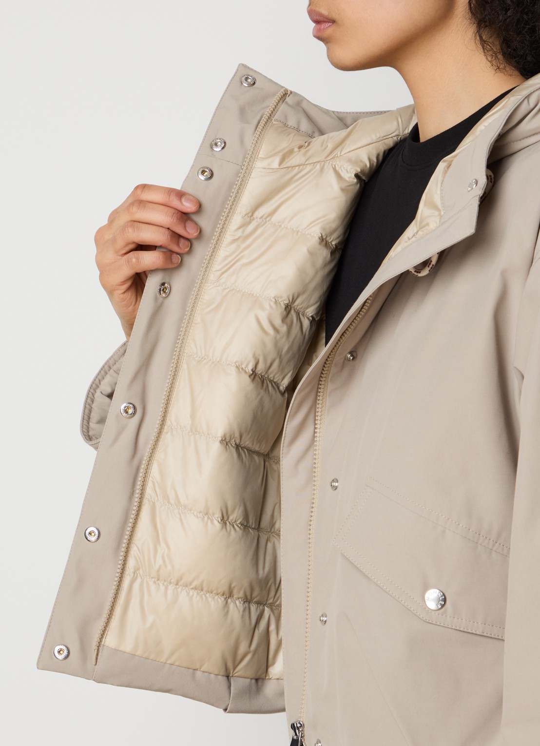 Moncler Eucalyptus cropped gewatteerd jack met donsvulling en capuchon - detail 5 beige