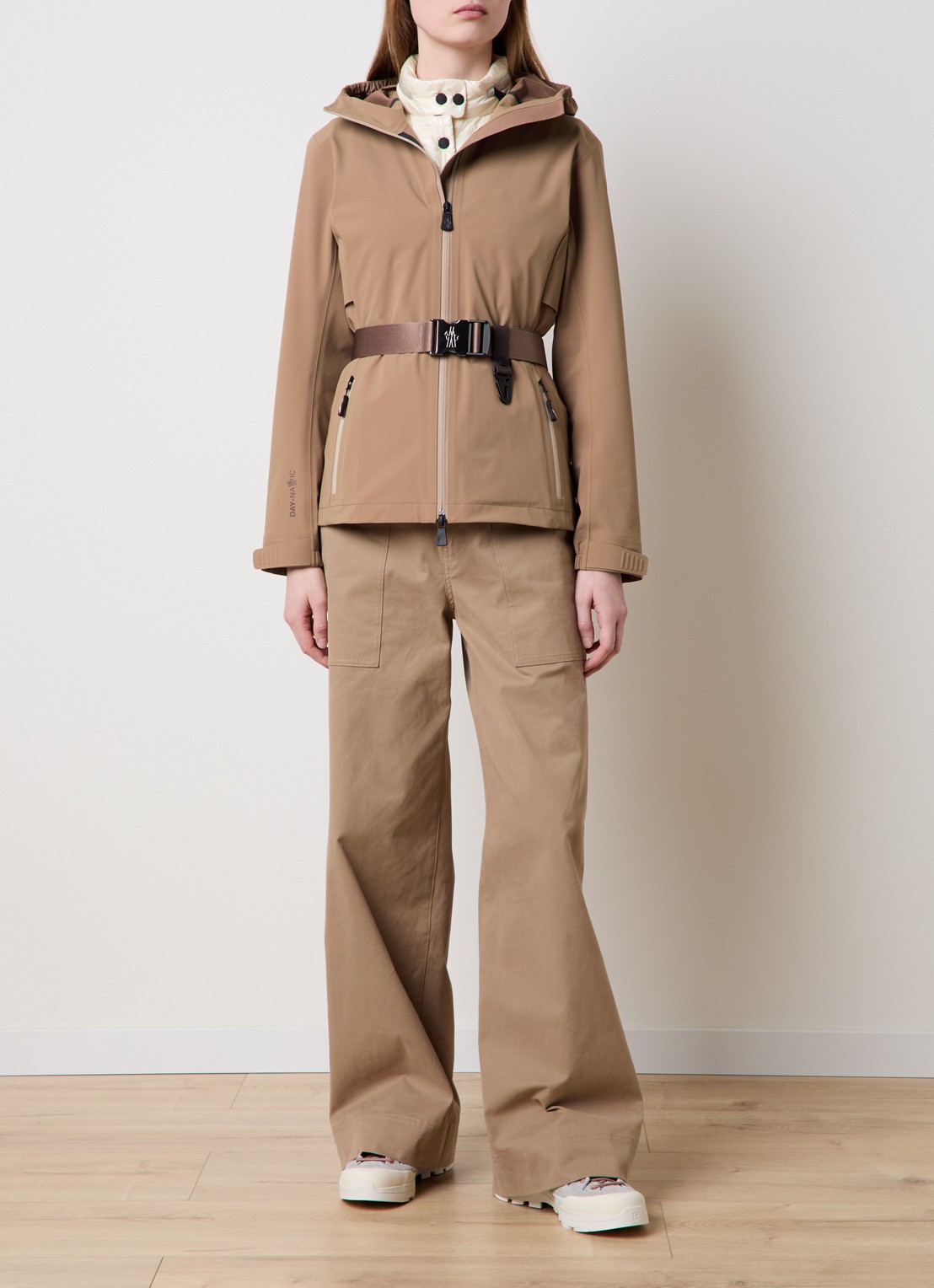 Moncler Fex jack met ceintuur - voorkant 5 camel