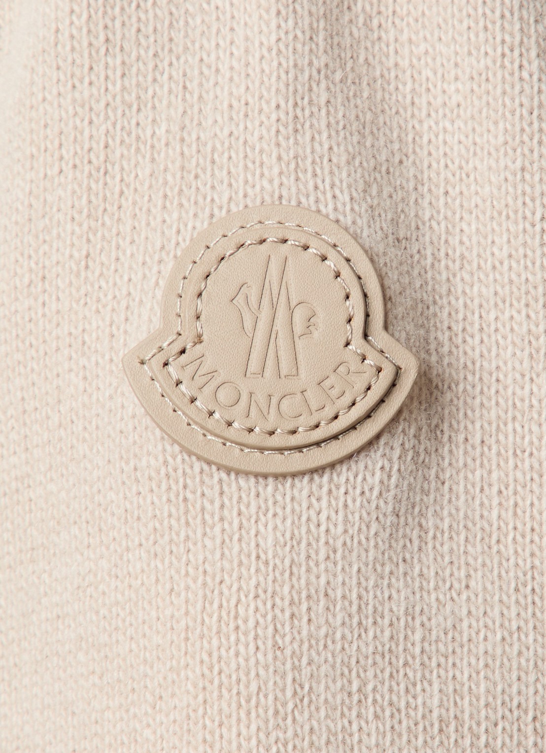 Moncler Fijngebreid vest in scheerwolblend met gewatteerd voorpand met donsvulling - detail 3 beige
