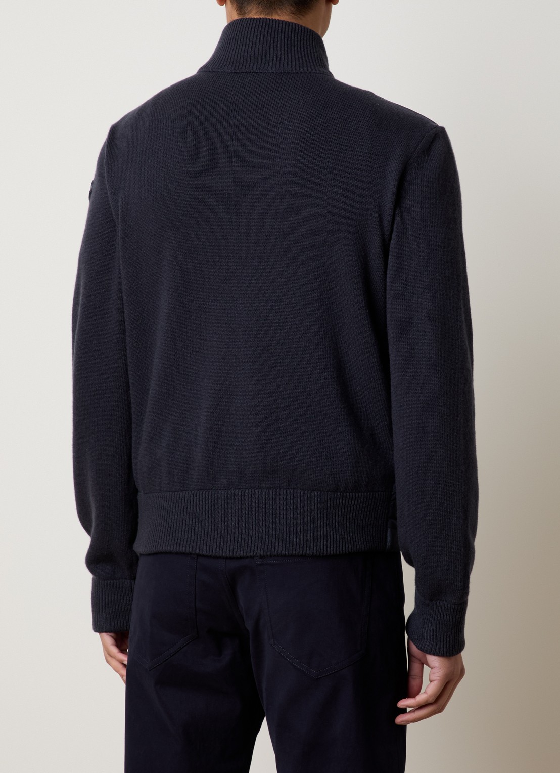 Moncler Fijngebreid vest in scheerwolblend met gewatteerd voorpand met donsvulling - achterkant donkerblauw