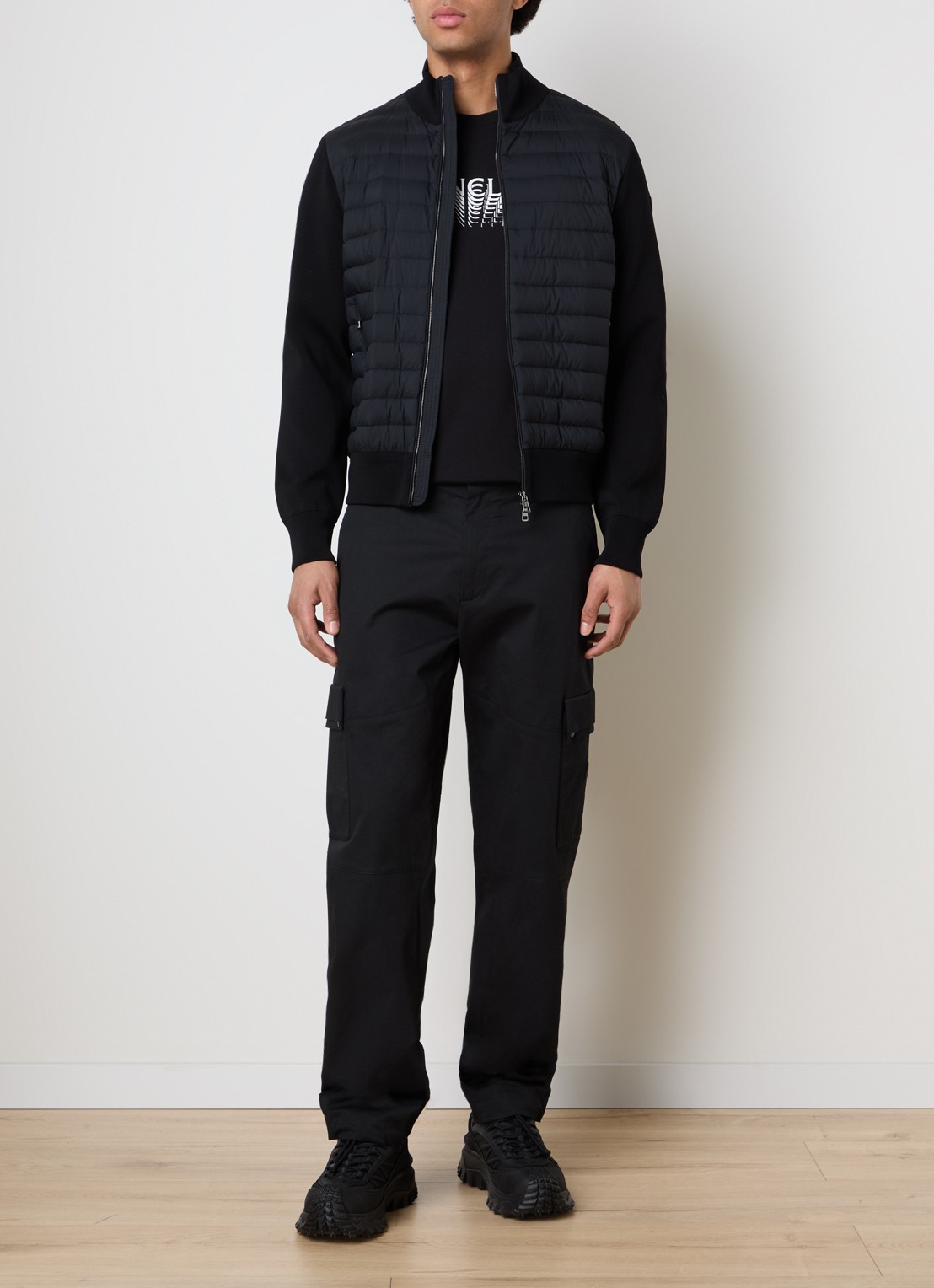 Moncler Fijngebreid vest met gewatteerd voorpand en donsvulling - voorkant 2 zwart