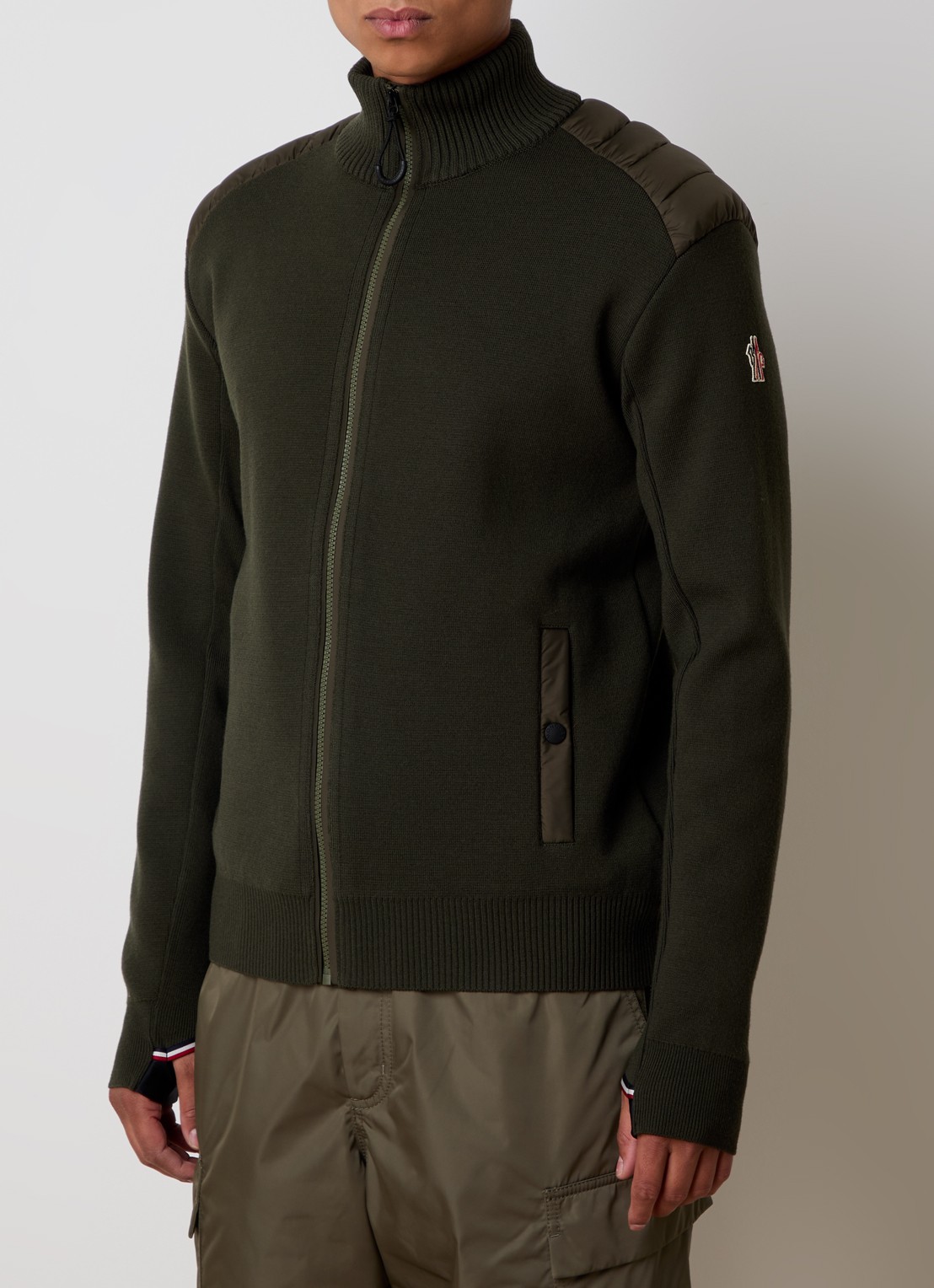 Moncler Fijngebreid vest van scheerwol met donsvulling - detail 2 legergroen