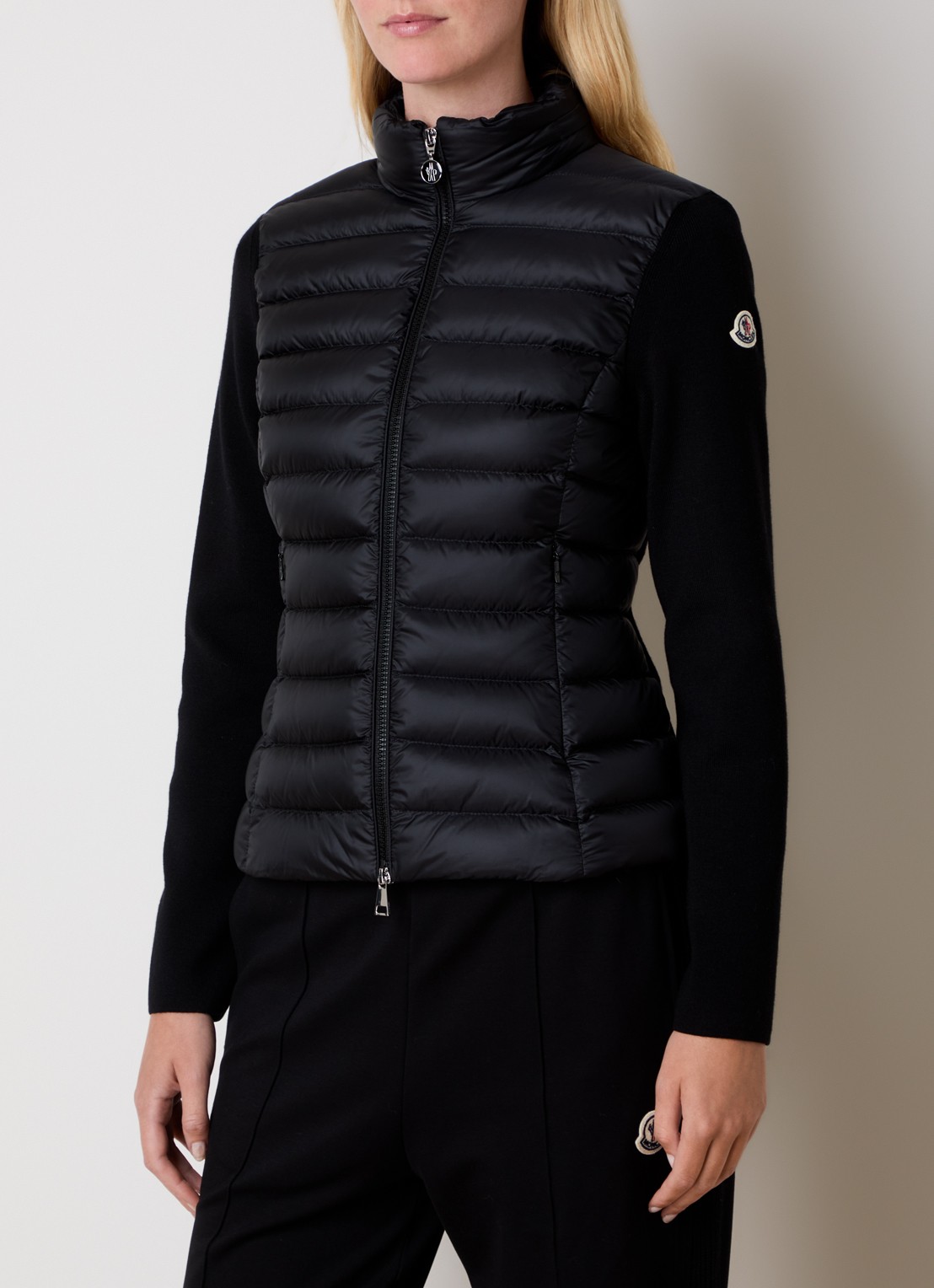 Moncler Fijngebreid vest van scheerwol met gewatteerd voor- en achterpand - detail 3 zwart
