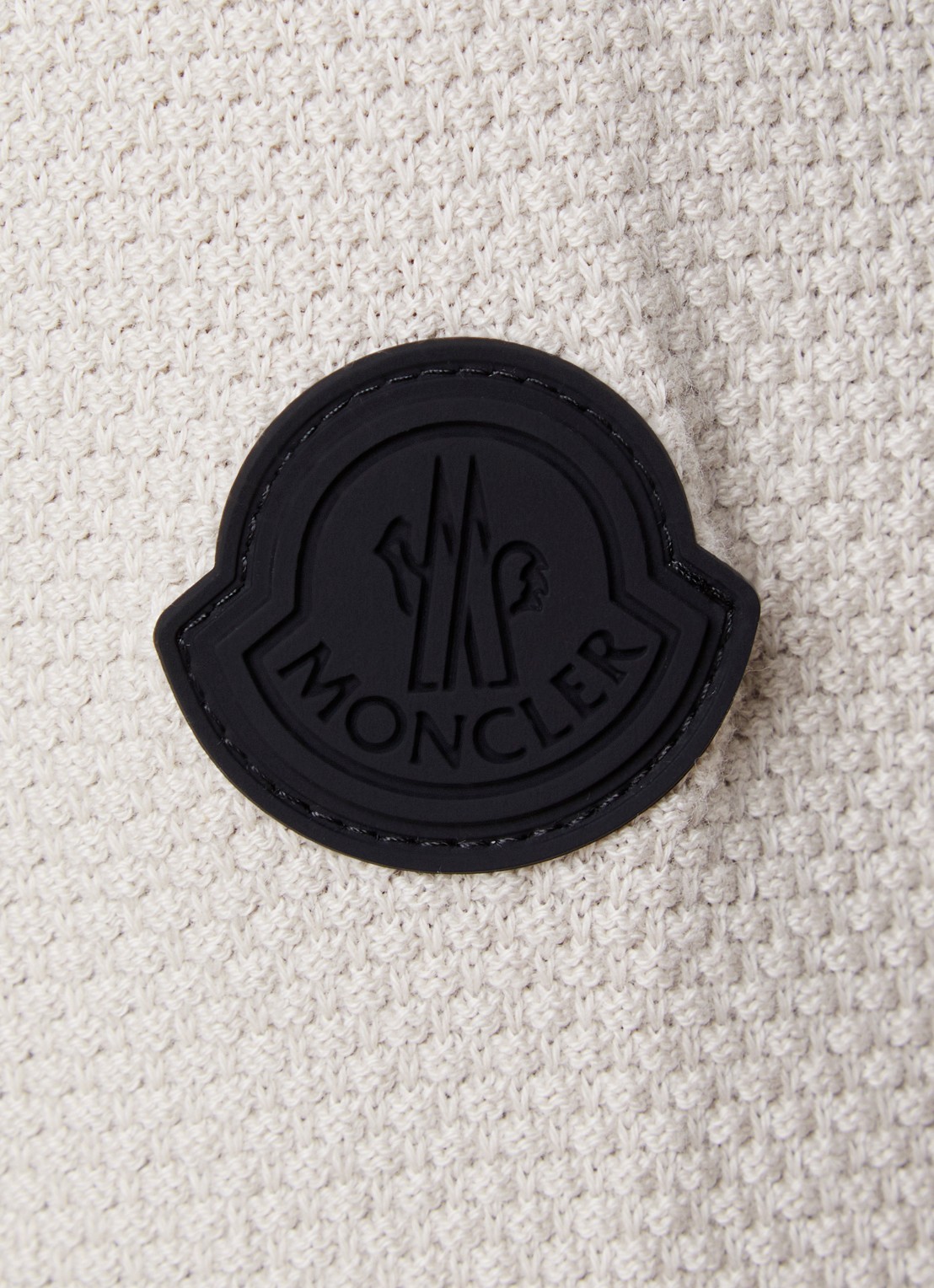 Moncler Fijngebreide trui met logo en structuur - detail 3 gebroken wit