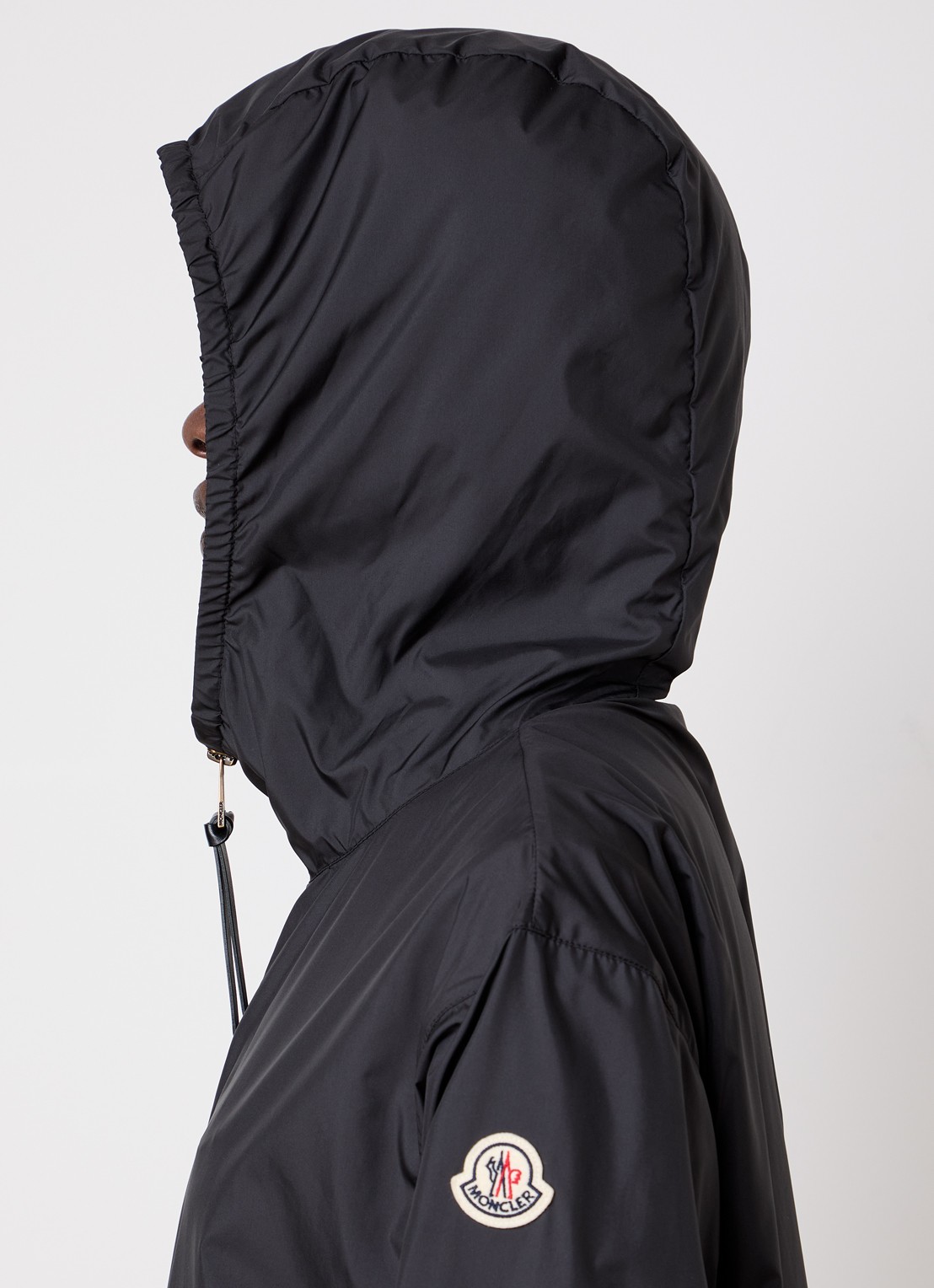 Moncler Fregeos windjack met capuchon en steekzakken - detail 5 zwart