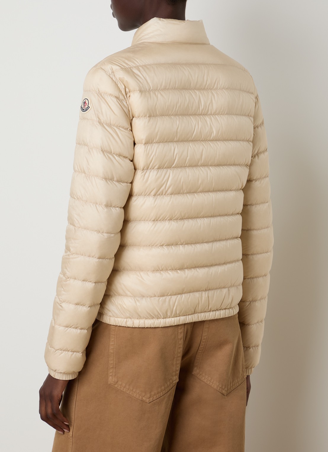Moncler Gewatteerd jack met donsvulling - achterkant beige