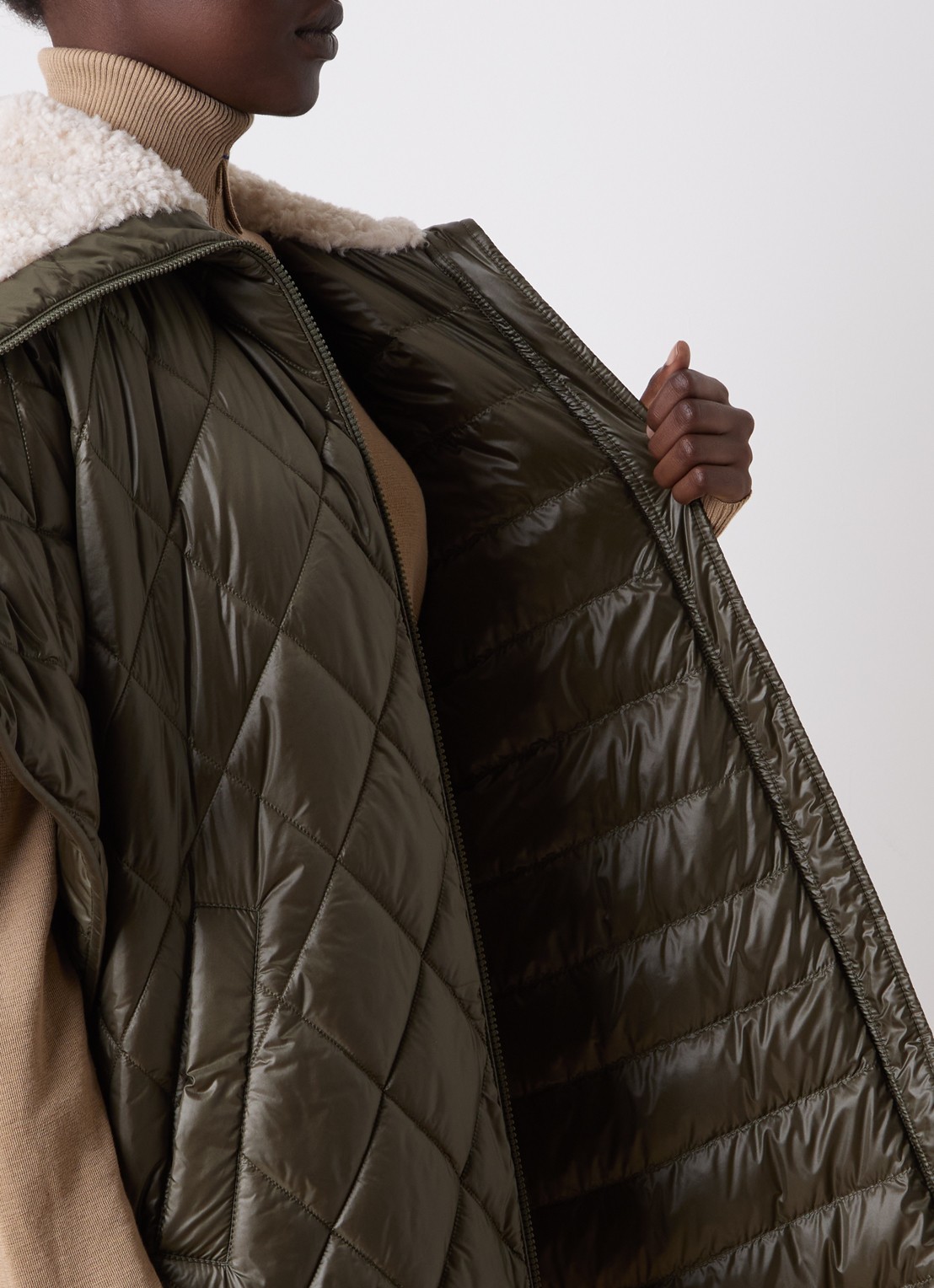 Moncler Gewatteerde cape met donsvulling en steekzakken - detail 4 olijfgroen