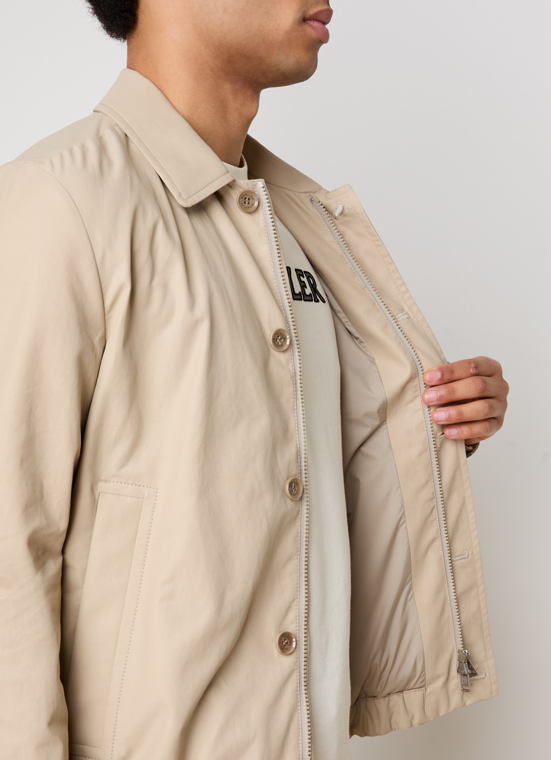 Moncler Gilben jack met ritszakken en logo - detail 5 beige