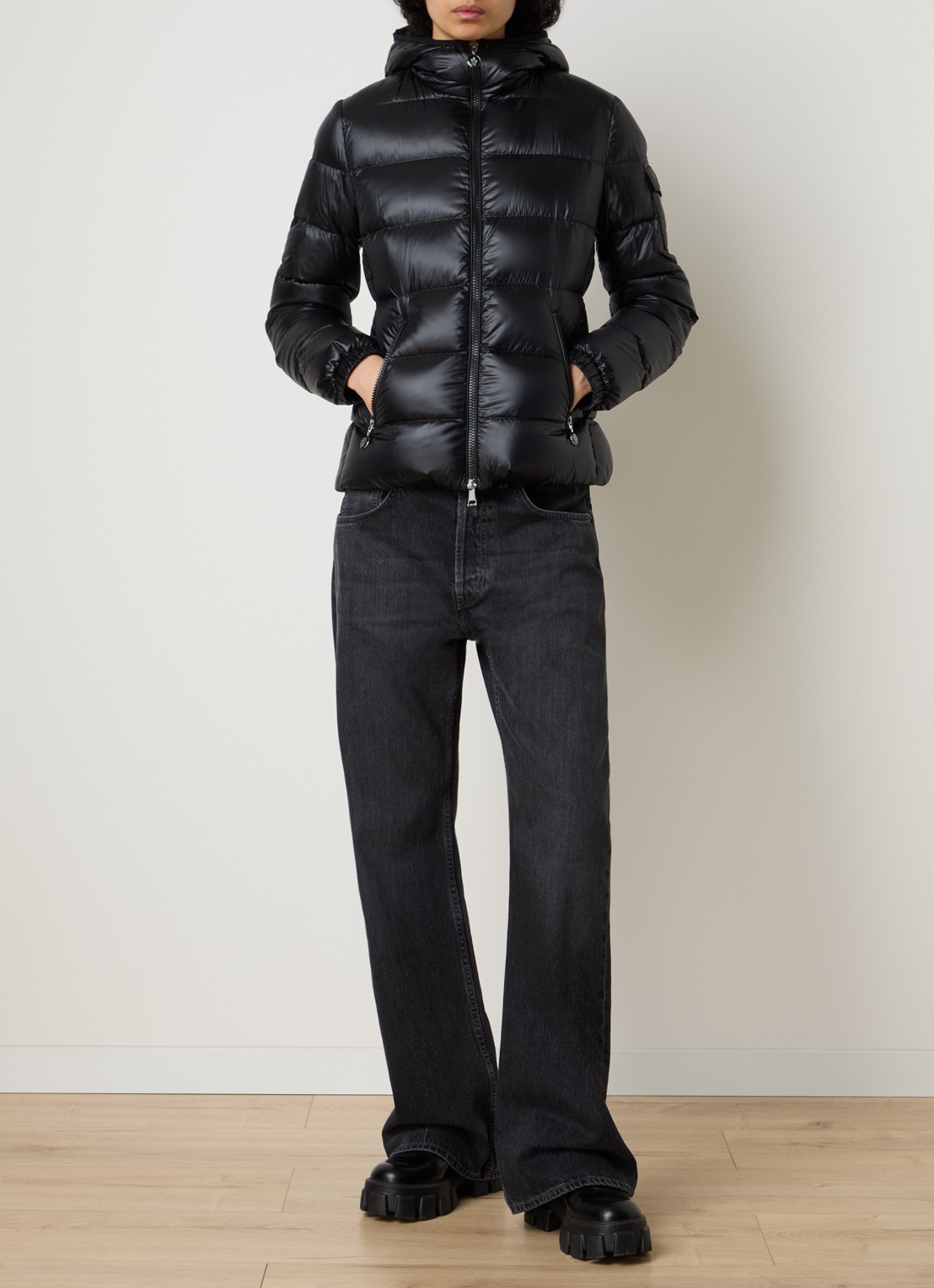Moncler Glesse pufferjack met donsvulling en capuchon - voorkant 3 zwart