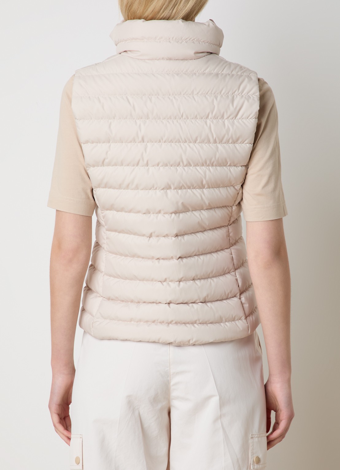 Moncler Granes gewatteerde bodywarmer met donsvulling en ritszakken - achterkant 6 creme